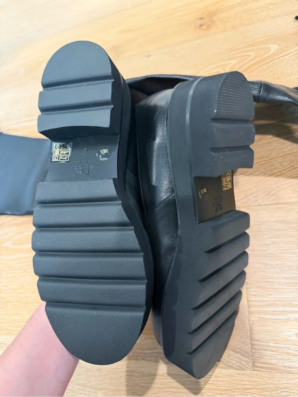 Stuart Weitzman brand new